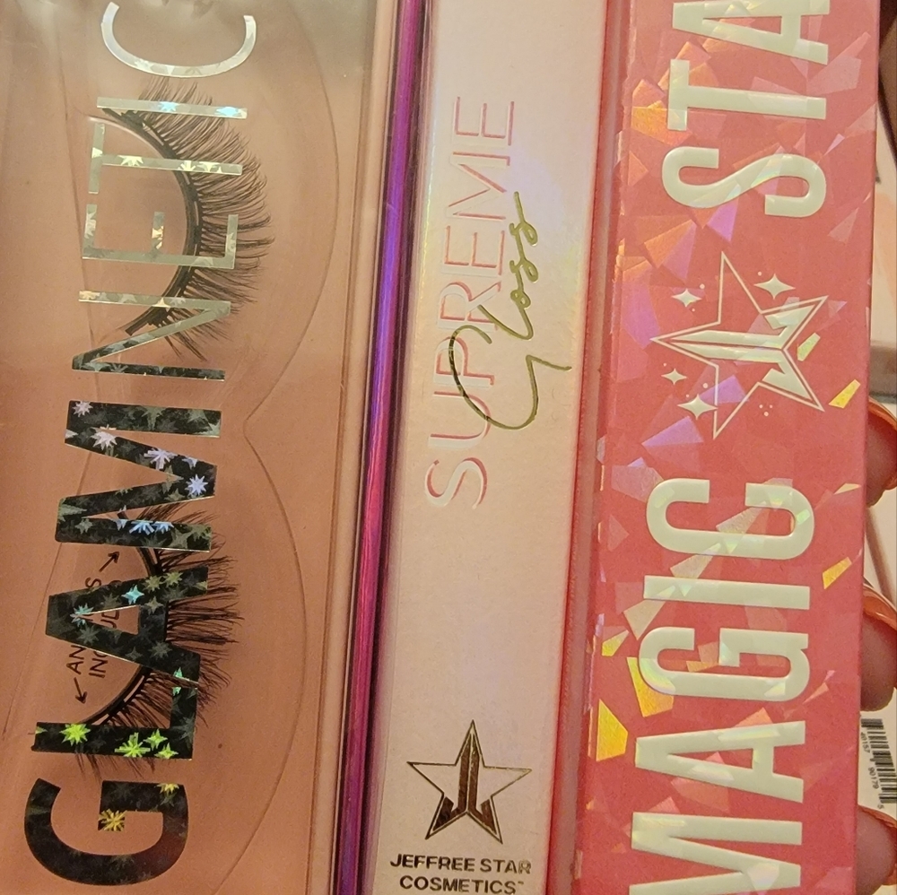 Jeffree star lip gloss, glamnetic Virgo lashes,and full coverage concealer c9.5